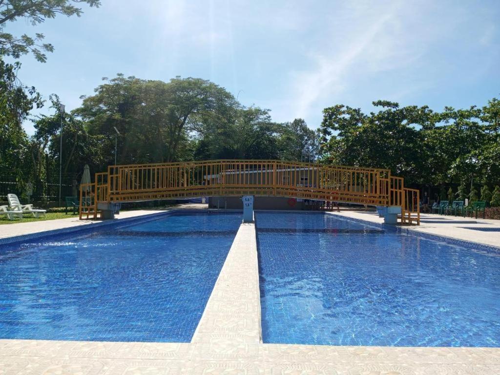 Whitewoods Convention And Leisure Hotel Silang Exterior foto